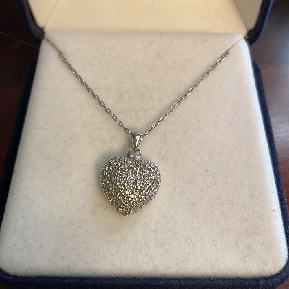 Sterling jewelers pave heart necklace! - Picture 2 of 4